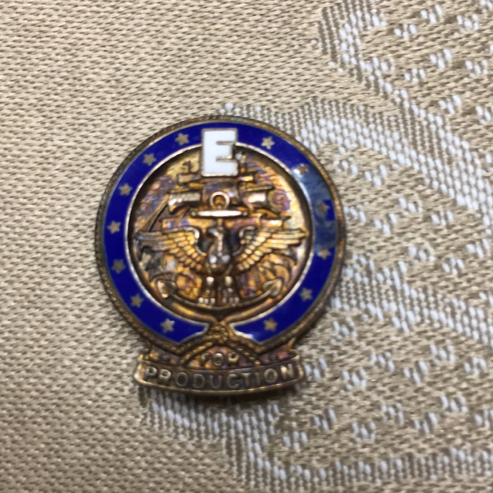 Vintage Gold Brooch; 1942